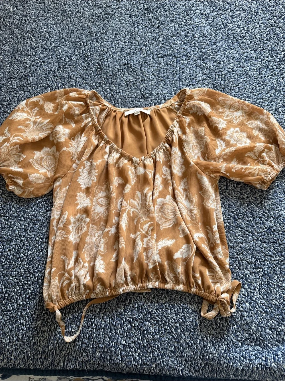 LOFT Camel Floral Puff-Sleeve Tie Hem Top